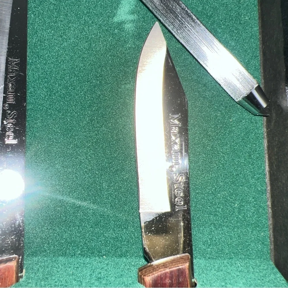 Vintage Set of 5 Wood Handle MAXAM Steel Kitchen Knife Set Plus Bonus Sharpener